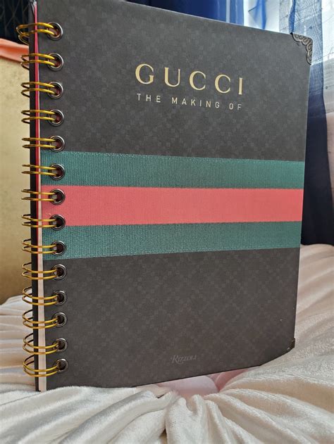 caderno gucci